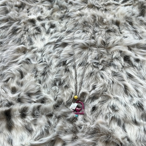 Plunder a lot of earrings bracelet and necklace The necklace is a charm necklace - Picture 4 of 5